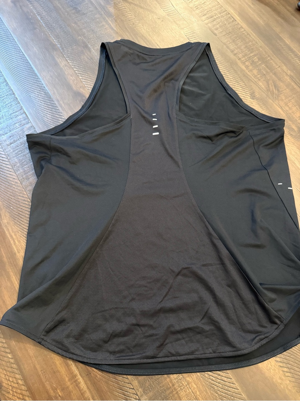 Nike Swift Women's Dri-FIT Seamless Running Tank Top - Picture 8 of 8
